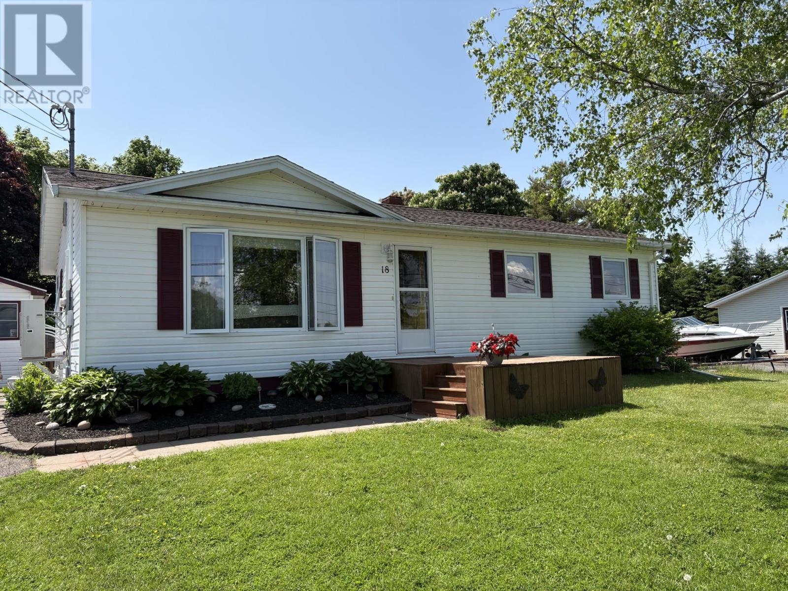 Property at 18 MacIntosh Drive image 1