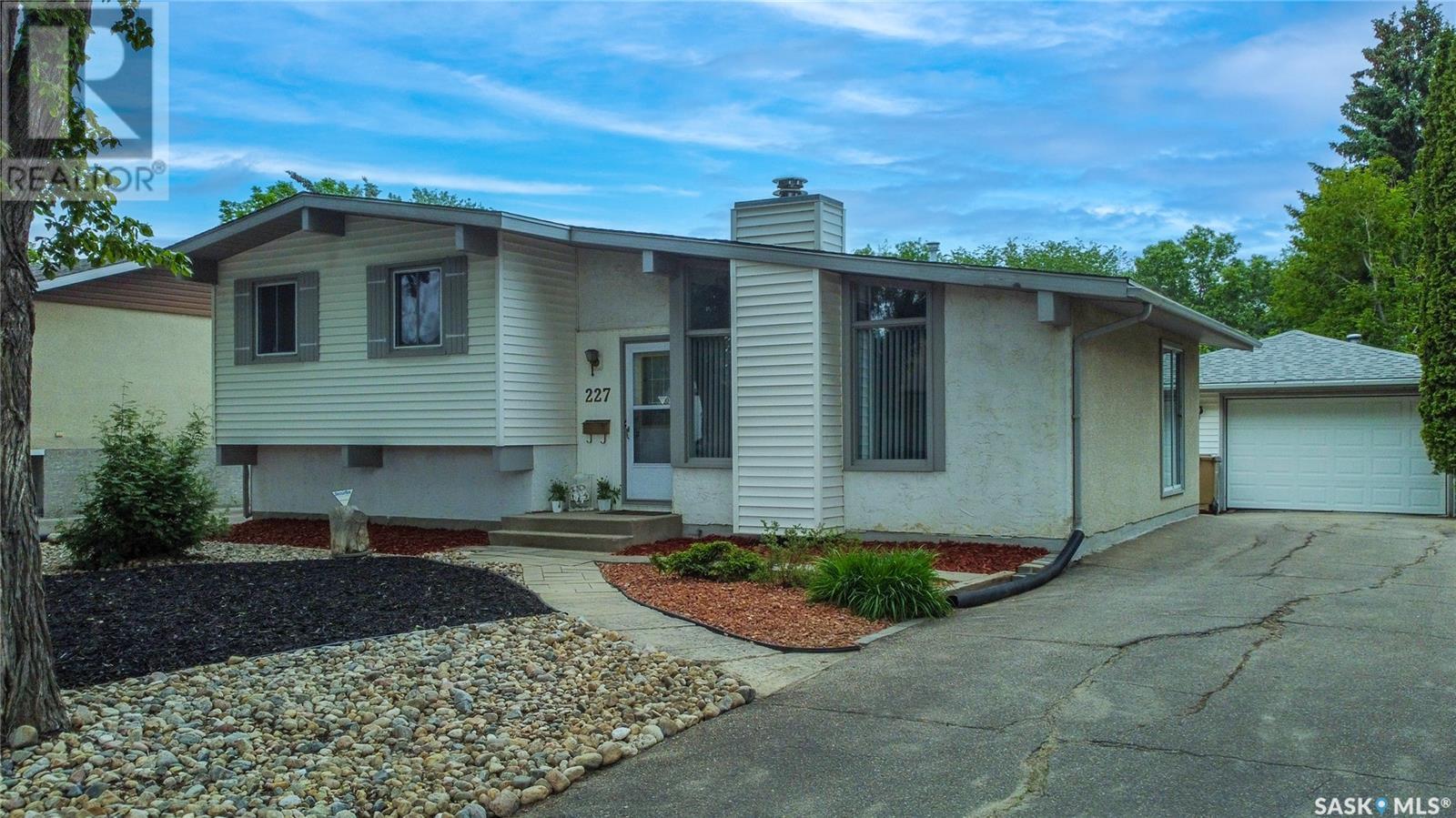 Property at 227 Hanley CRESCENT image 1