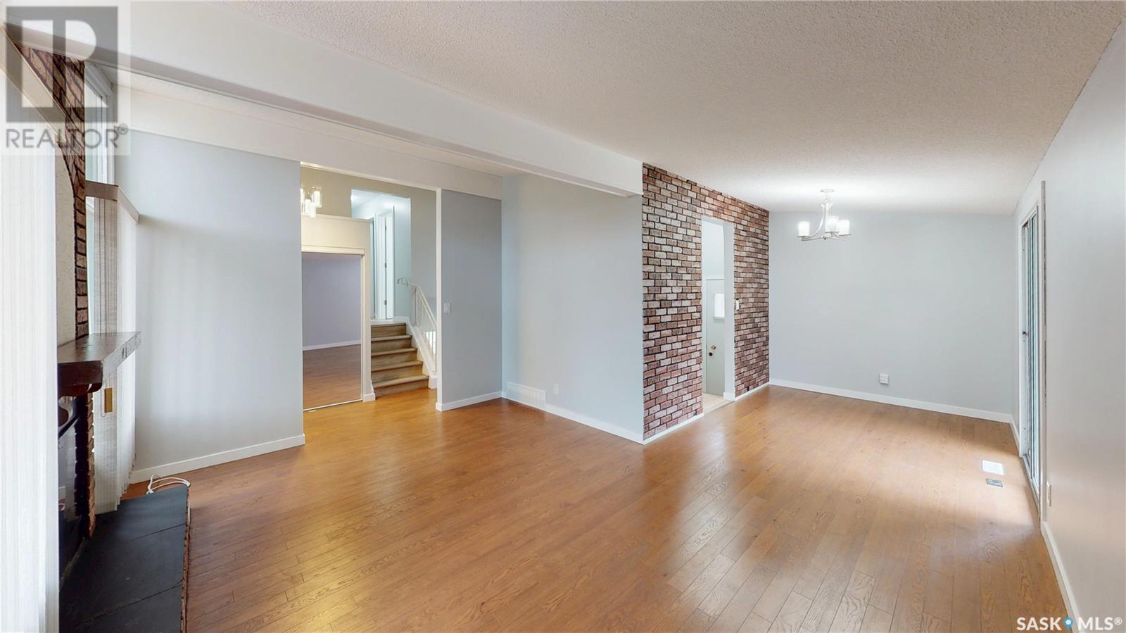 Property at 227 Hanley CRESCENT image 3
