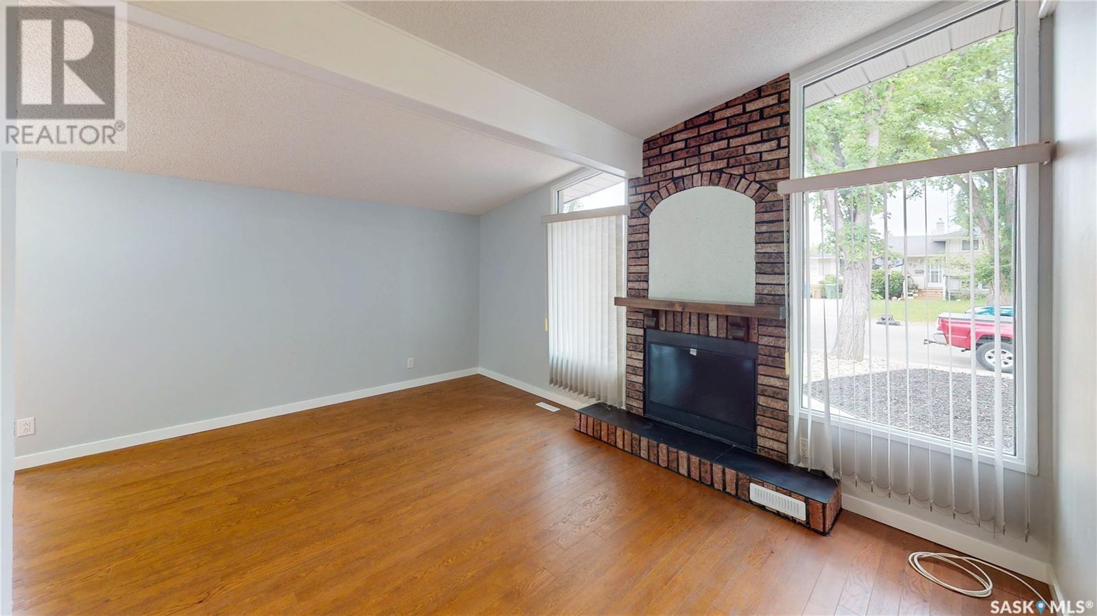 Property at 227 Hanley CRESCENT image 5