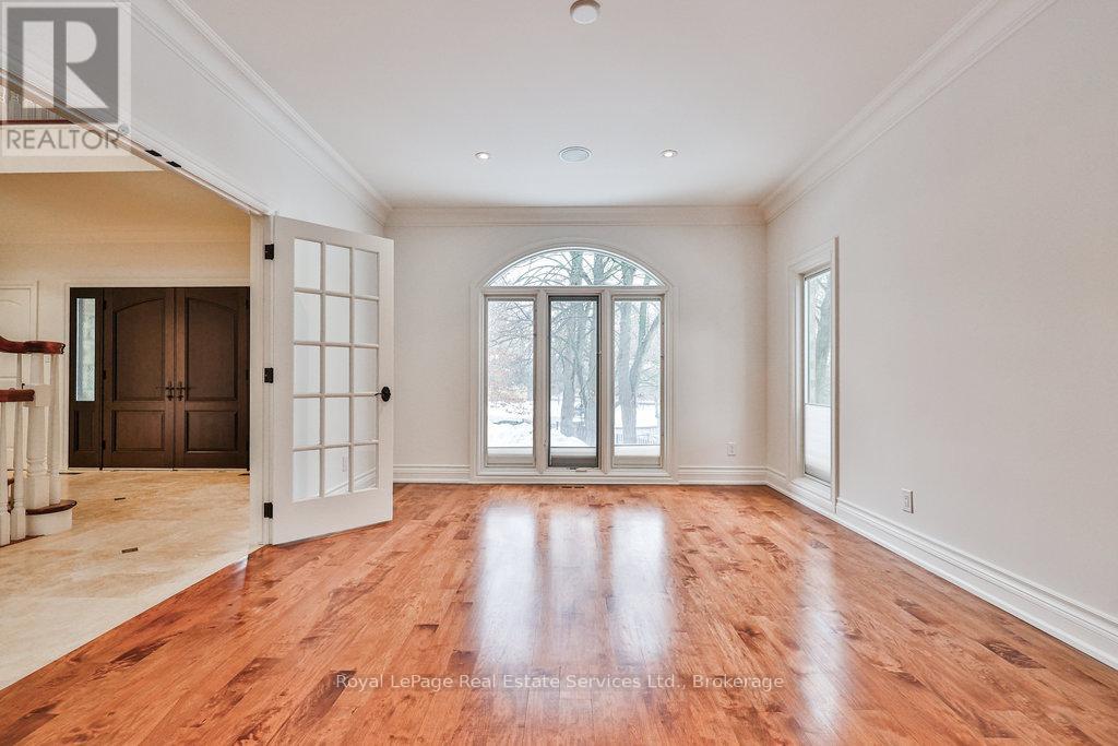 24 Raymar Place, Oakville, Ontario L6J 6M1 - Photo 7 - W12222696