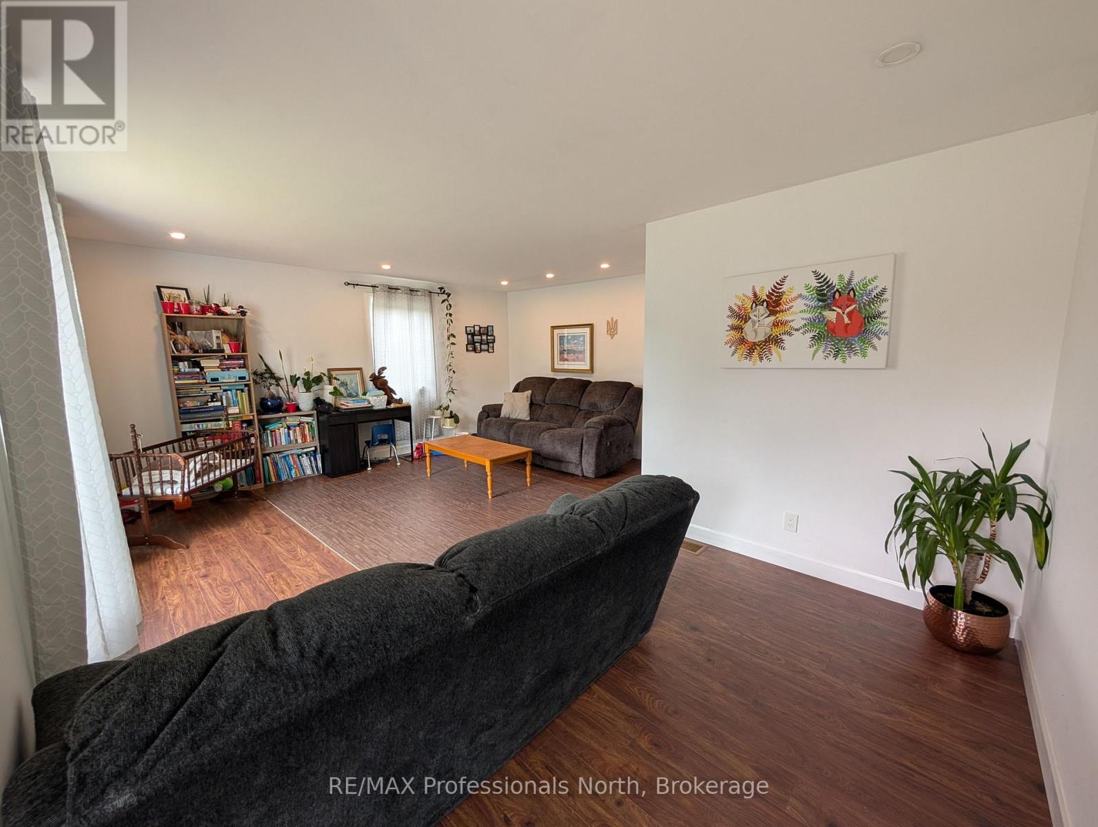 27 Lincoln Avenue, South River, Ontario  P0A 1X0 - Photo 11 - X12222650