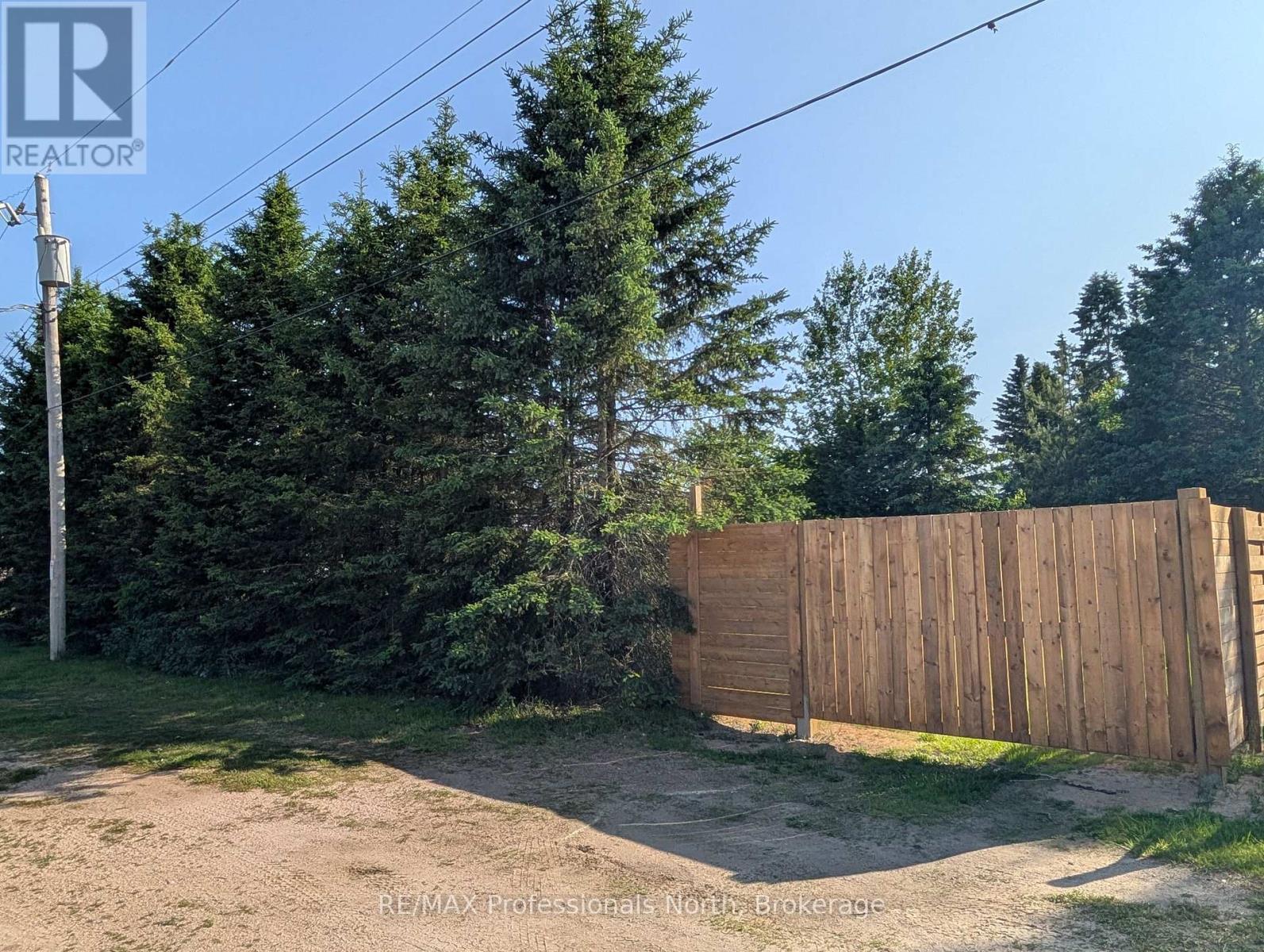 27 Lincoln Avenue, South River, Ontario  P0A 1X0 - Photo 5 - X12222650