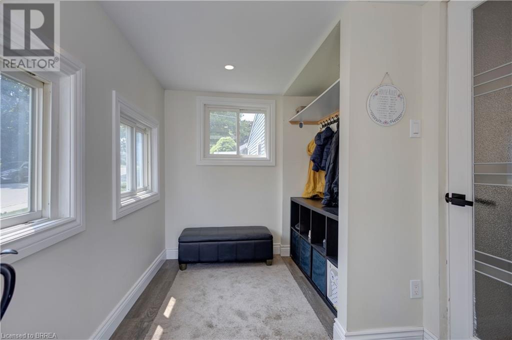 Property at 14 BARKER Street image 4