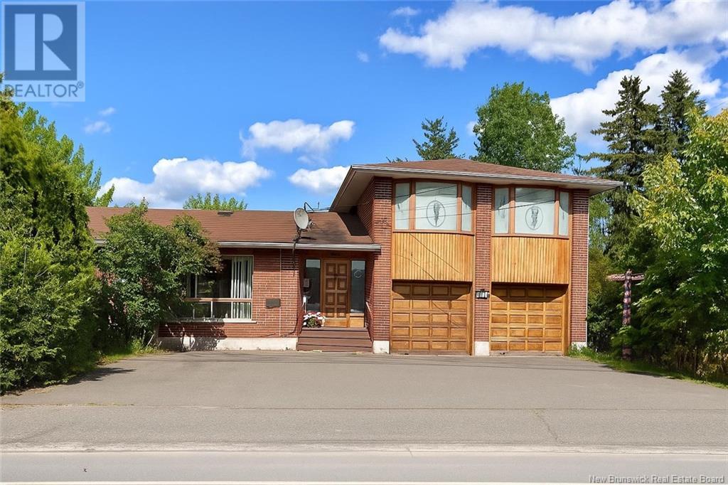 Property at 869 Victoria Street image 1