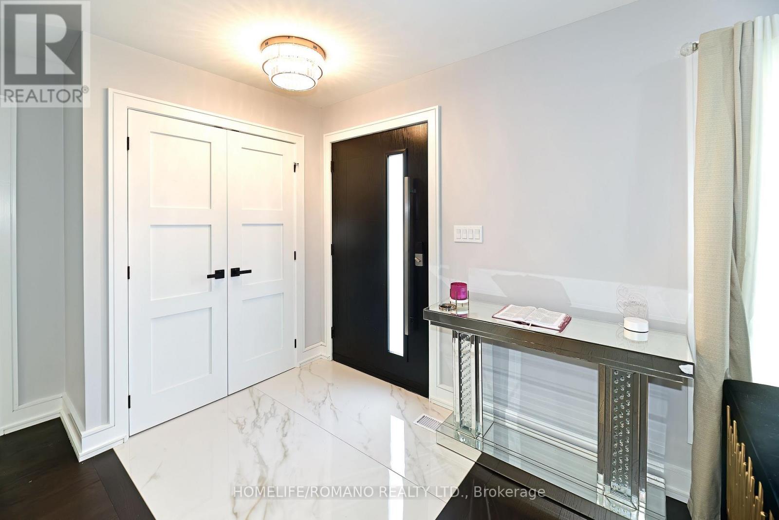Property at 826 KROSNO BOULEVARD W image 2
