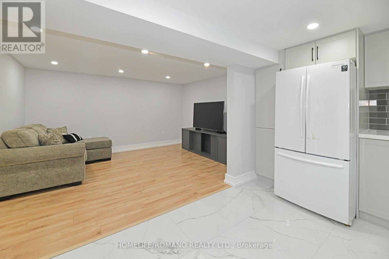 826 Krosno Boulevard W, Pickering (Bay Ridges), Ontario  L1W 1G9 - Photo 26 - E12222712
