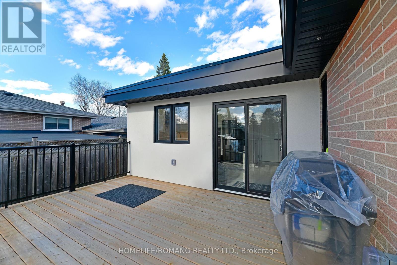 826 Krosno Boulevard W, Pickering (Bay Ridges), Ontario  L1W 1G9 - Photo 38 - E12222712