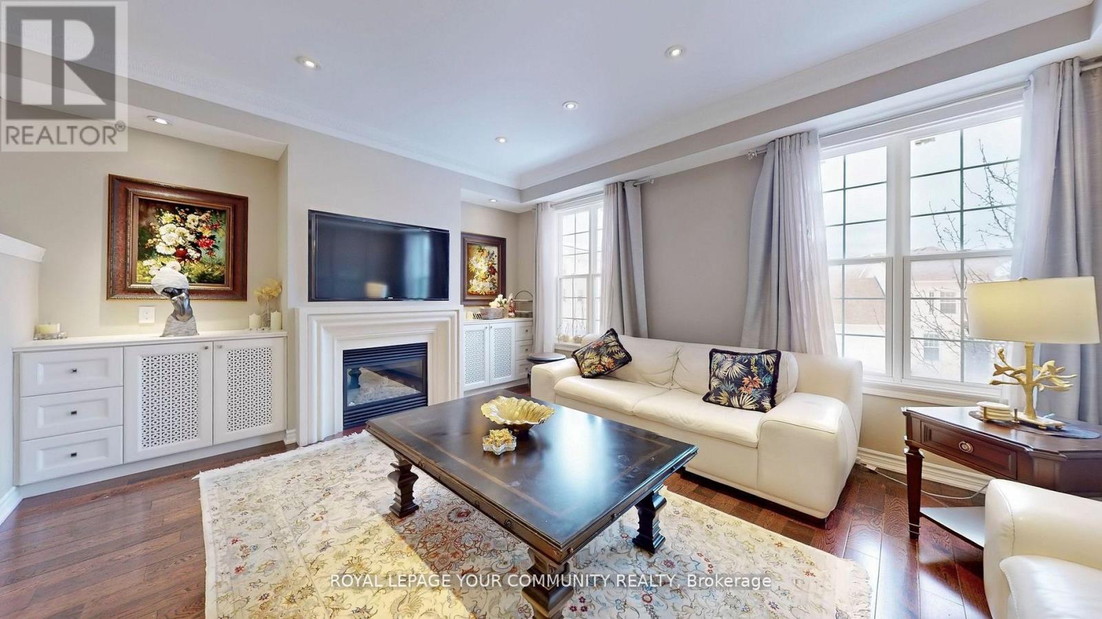 Property at 52 DONALD BUTTERESS BOULEVARD W image 4