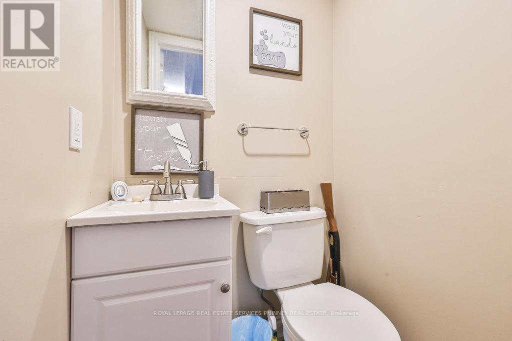 20480 Leslie Street, East Gwillimbury (Queensville), Ontario  L0G 1R0 - Photo 9 - N12222667