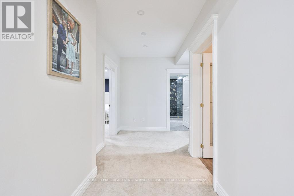 712 Foxcroft Boulevard, Newmarket (Stonehaven-Wyndham), Ontario  L3X 1N2 - Photo 28 - N12222681