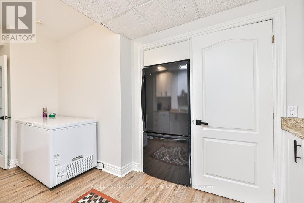 712 Foxcroft Boulevard, Newmarket (Stonehaven-Wyndham), Ontario  L3X 1N2 - Photo 31 - N12222681