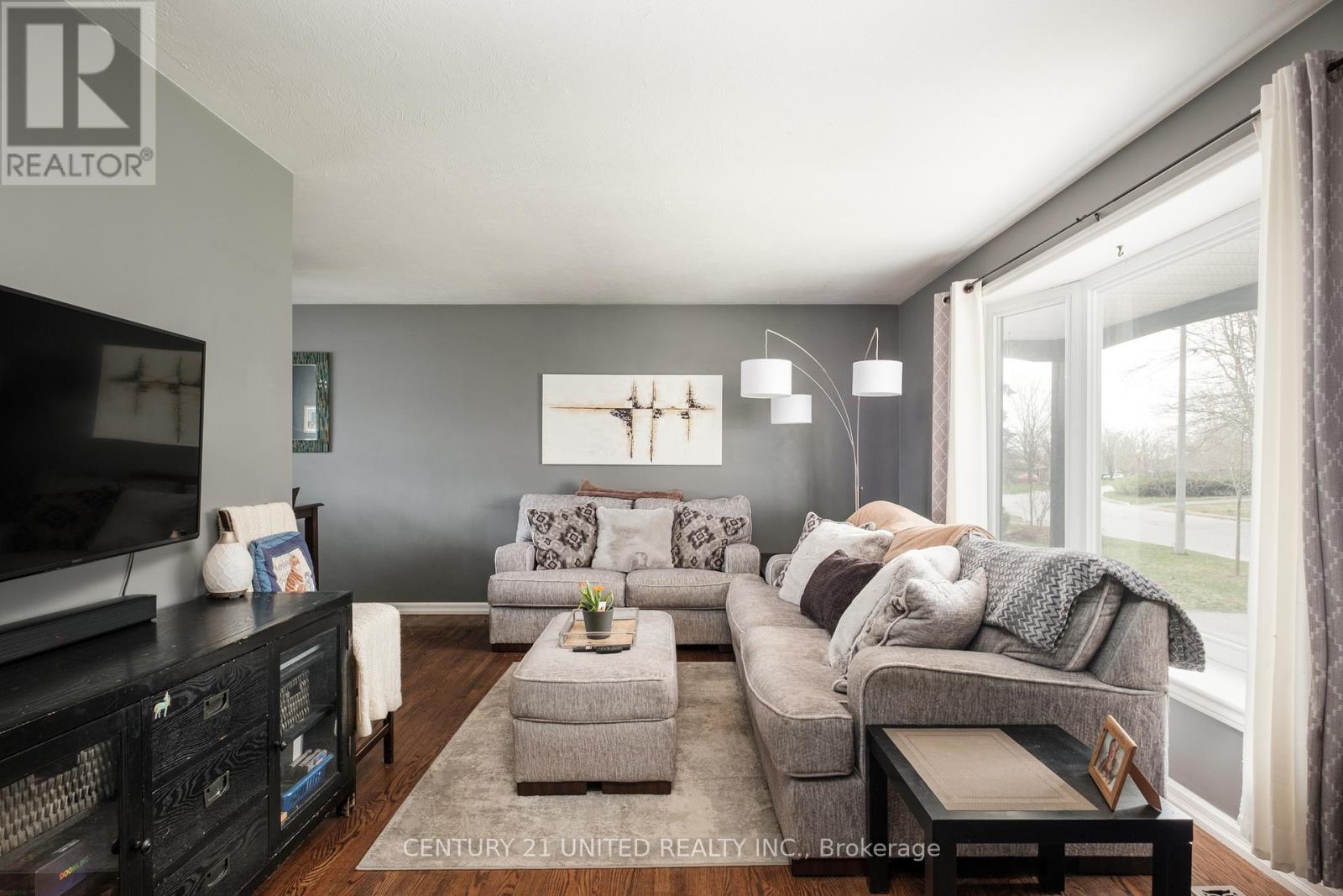 Property at 1316 BATHURST STREET image 4