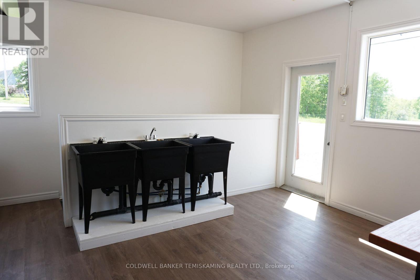 15 Front Street, James, Ontario  P0J 1G0 - Photo 13 - T12222856