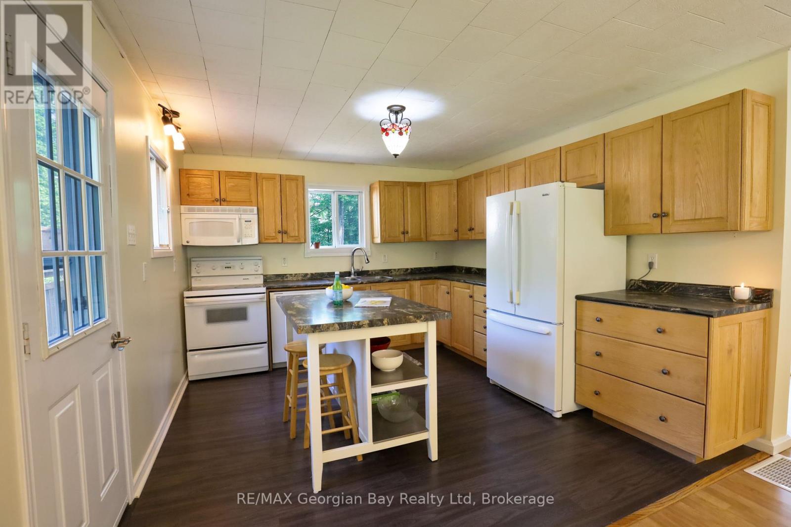 8 Robin Court, Tiny, Ontario  L9M 0B9 - Photo 7 - S12219154