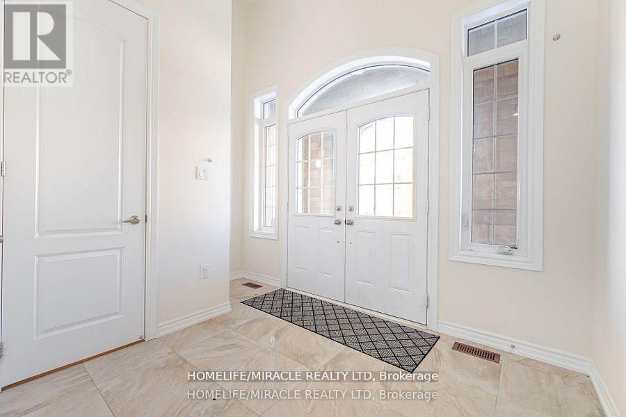 Property at 84 ROULETTE CRESCENT image 4