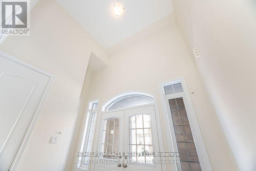 Property at 84 ROULETTE CRESCENT image 5