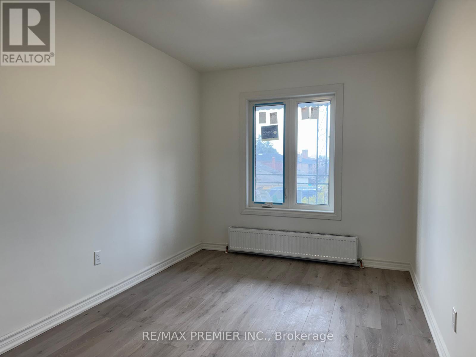 2986 Dufferin Street, Toronto (Yorkdale-Glen Park), Ontario  M6B 3T3 - Photo 12 - W12222678