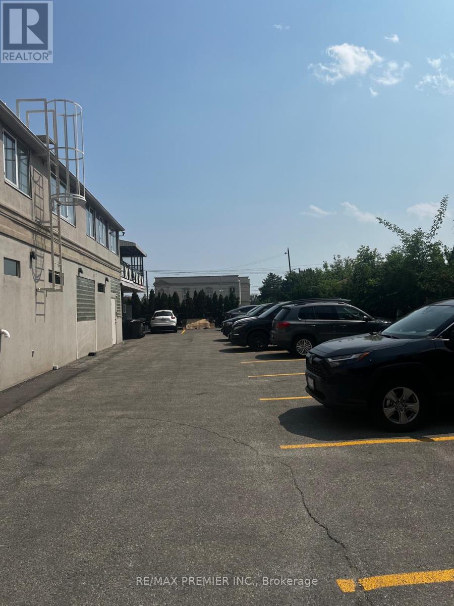 2986 Dufferin Street, Toronto (Yorkdale-Glen Park), Ontario  M6B 3T3 - Photo 14 - W12222678