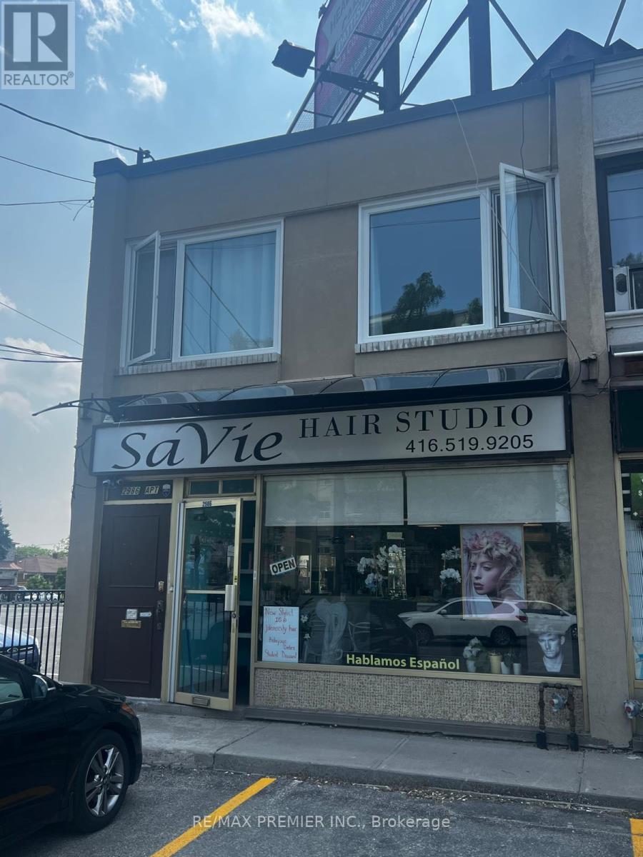 2986 Dufferin Street, Toronto (Yorkdale-Glen Park), Ontario  M6B 3T3 - Photo 3 - W12222678