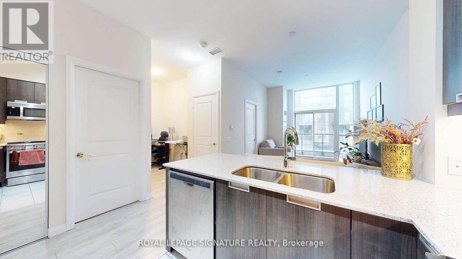 107 - 65 Watergarden Drive, Mississauga (Hurontario), Ontario  L5R 0G6 - Photo 15 - W12222764