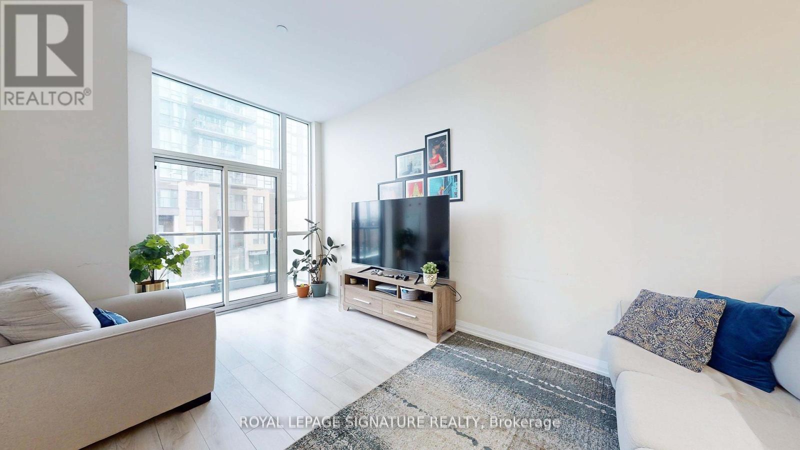 107 - 65 Watergarden Drive, Mississauga (Hurontario), Ontario  L5R 0G6 - Photo 8 - W12222764