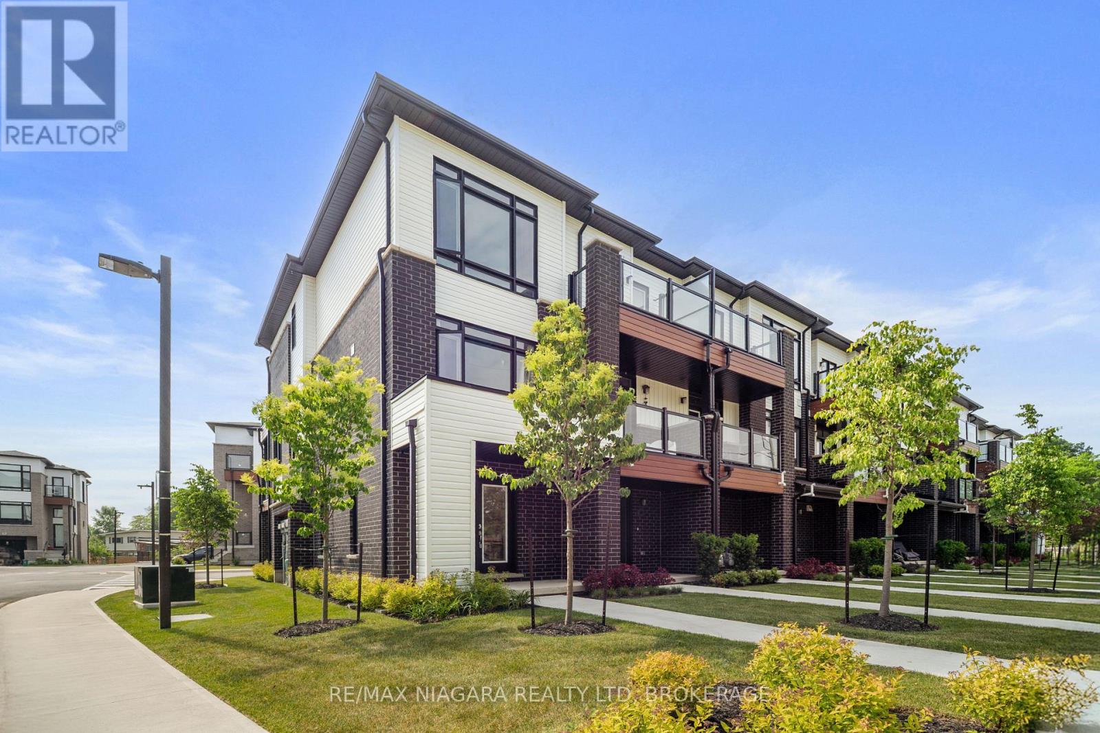 Property at 2 SIDNEY ROSE COMMON N image 3
