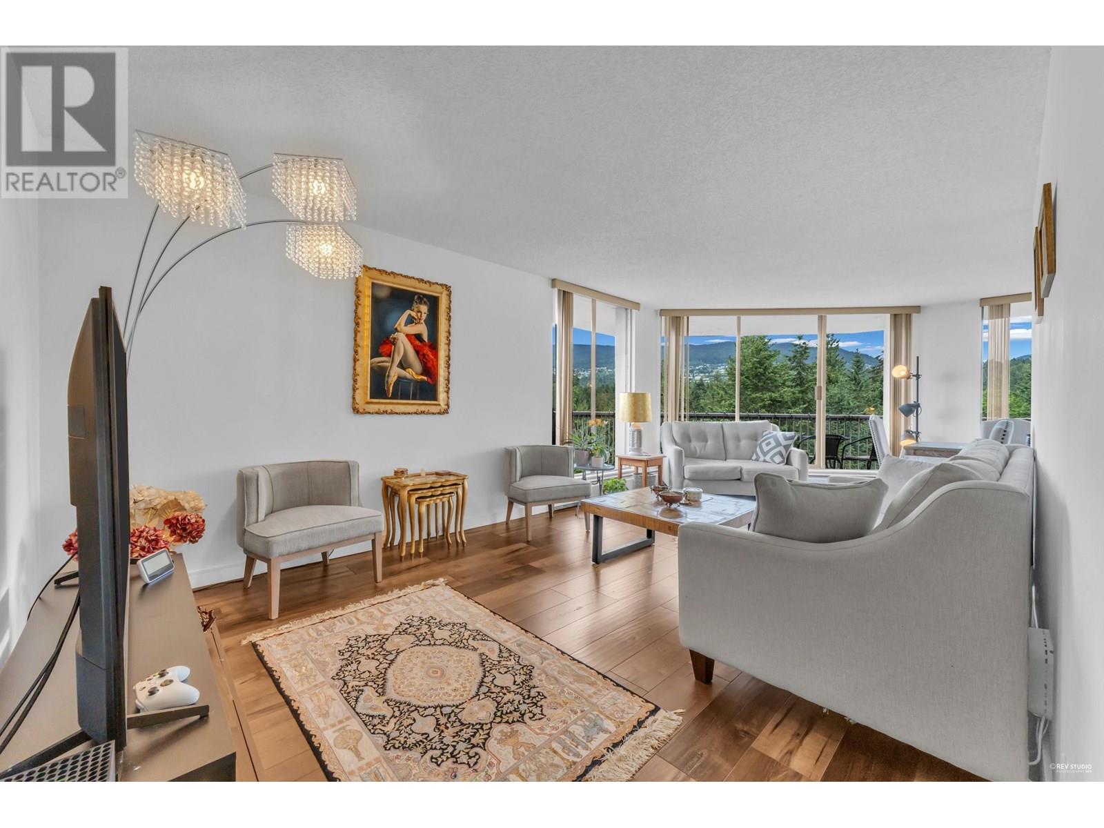 Property at 1404 2024 FULLERTON AVENUE image 2