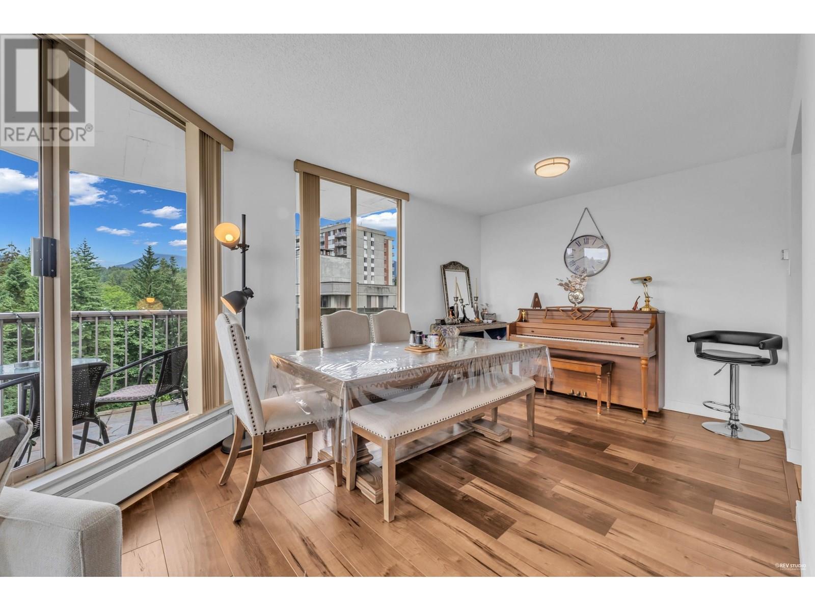 Property at 1404 2024 FULLERTON AVENUE image 4