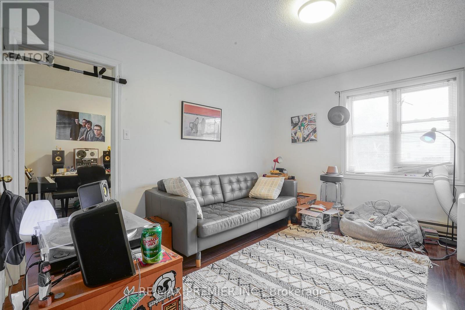 Property at 644 SRIGLEY STREET image 3