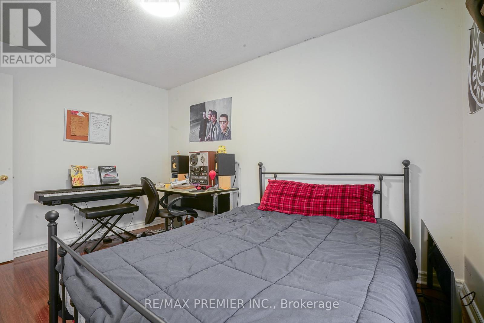 Property at 644 SRIGLEY STREET image 5