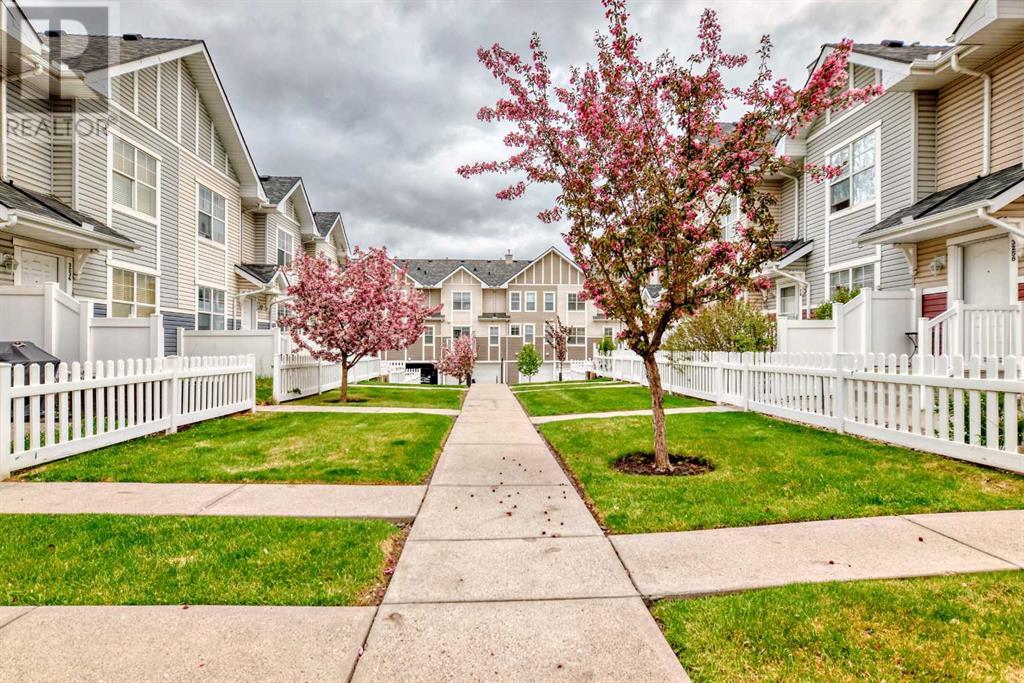 Property at 3262 New Brighton Gardens SE image 1