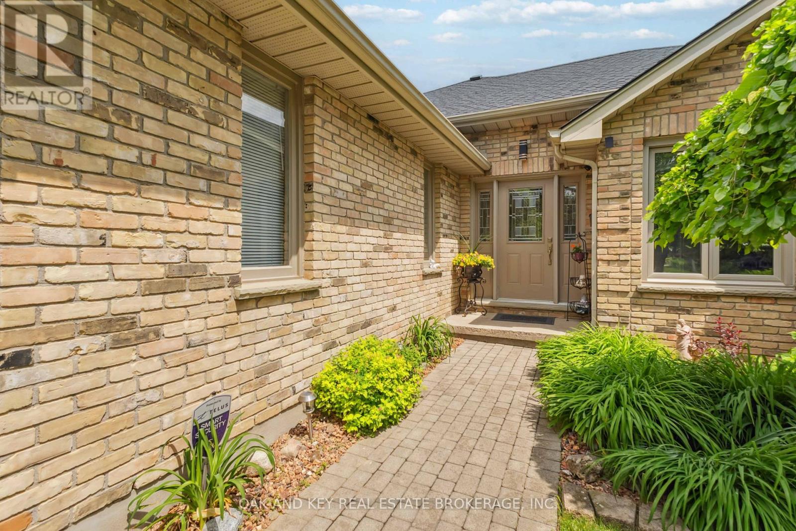 Property at 94 SUNNYSIDE DRIVE image 4
