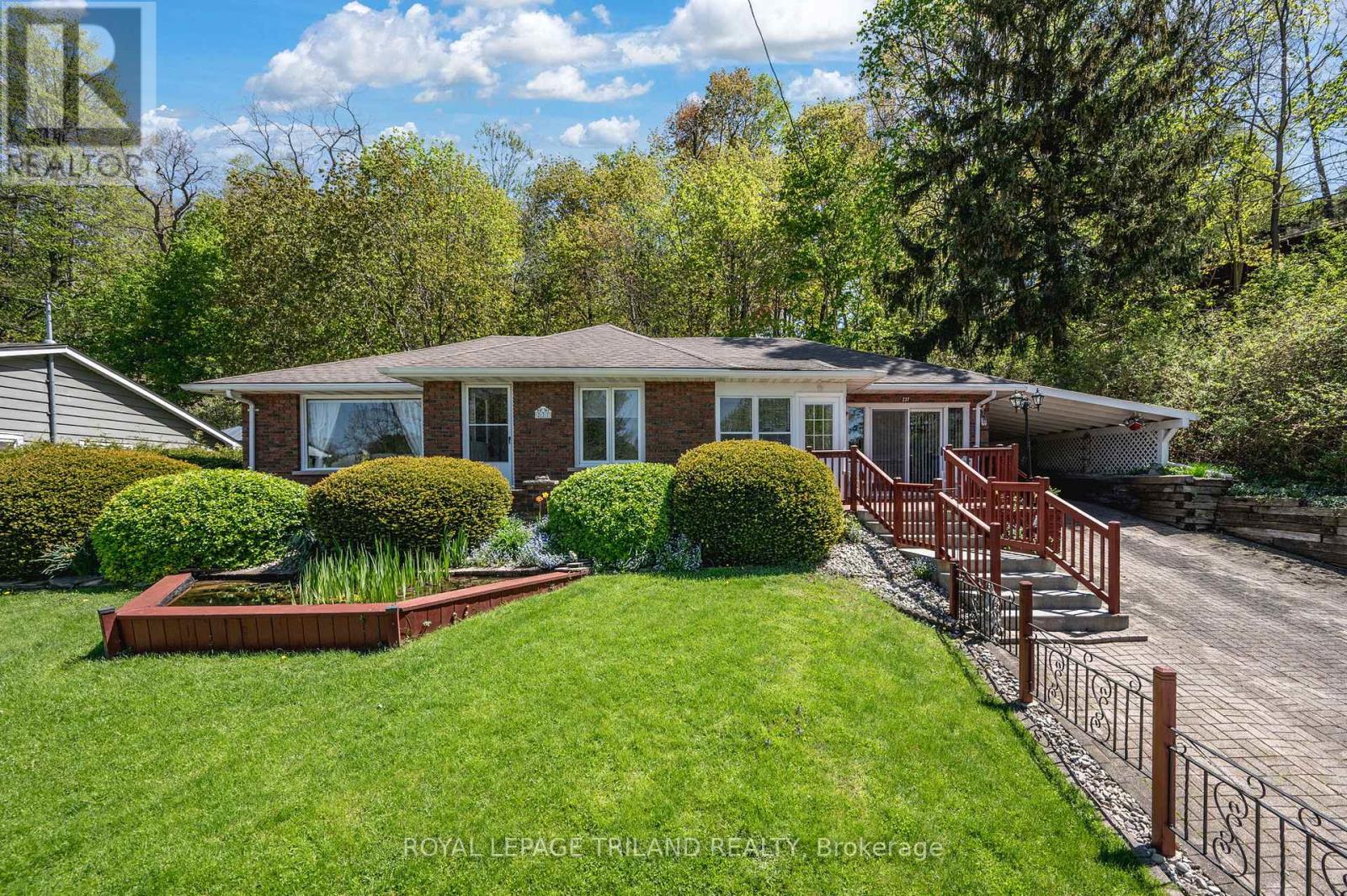237 Frances Street, Central Elgin, Ontario  N5L 1A8 - Photo 1 - X12223041