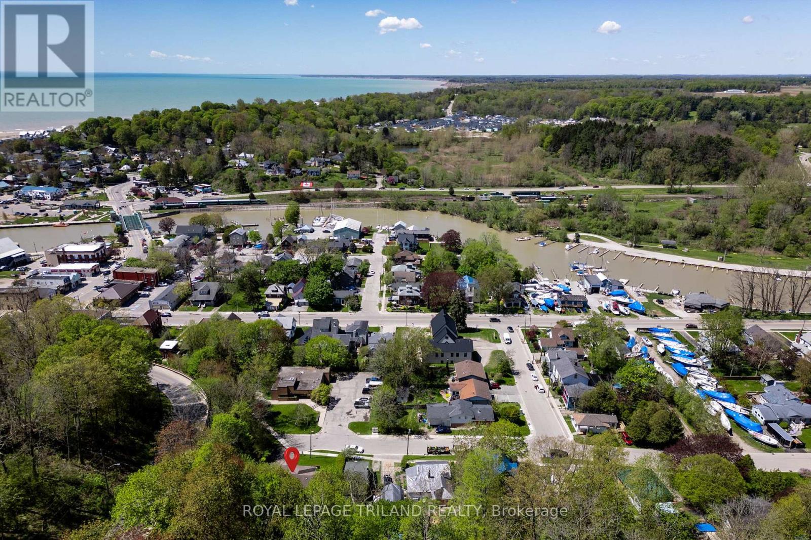 237 Frances Street, Central Elgin, Ontario  N5L 1A8 - Photo 11 - X12223041