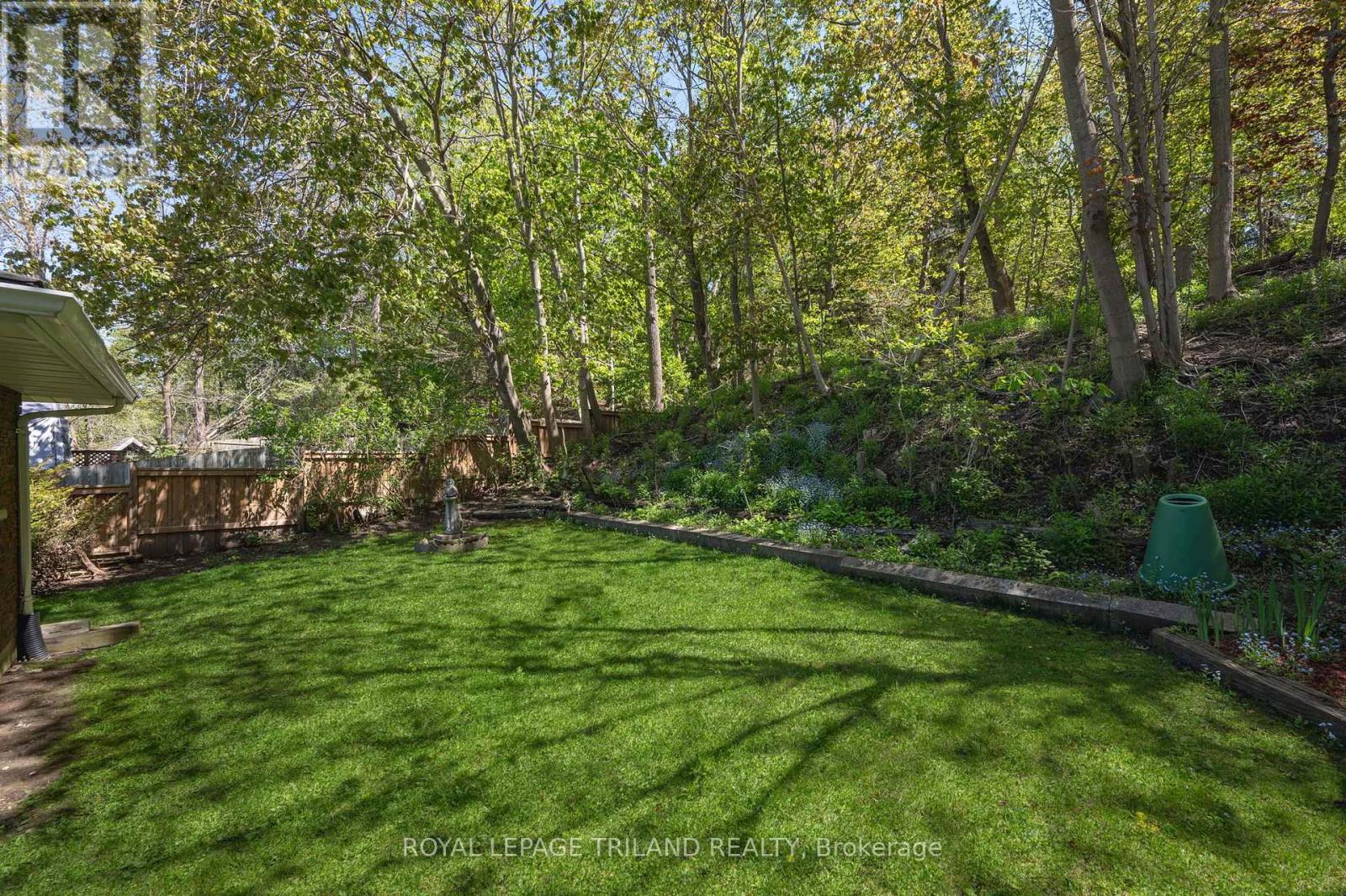 237 Frances Street, Central Elgin, Ontario  N5L 1A8 - Photo 36 - X12223041