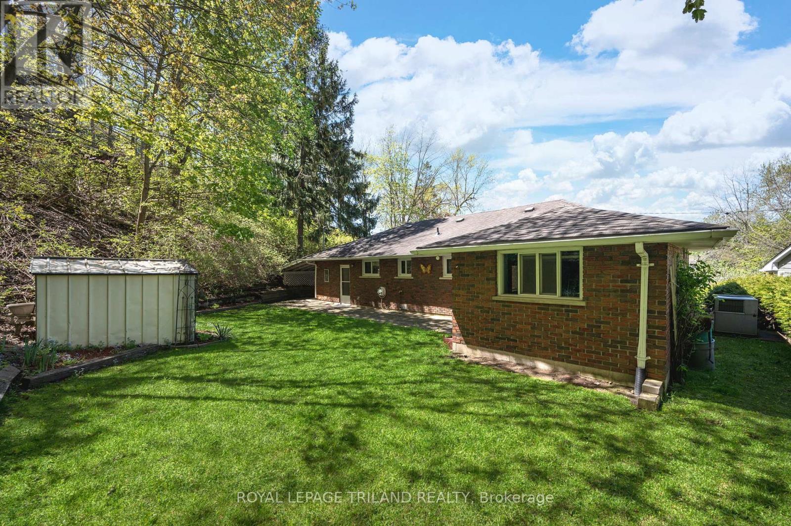 237 Frances Street, Central Elgin, Ontario  N5L 1A8 - Photo 37 - X12223041