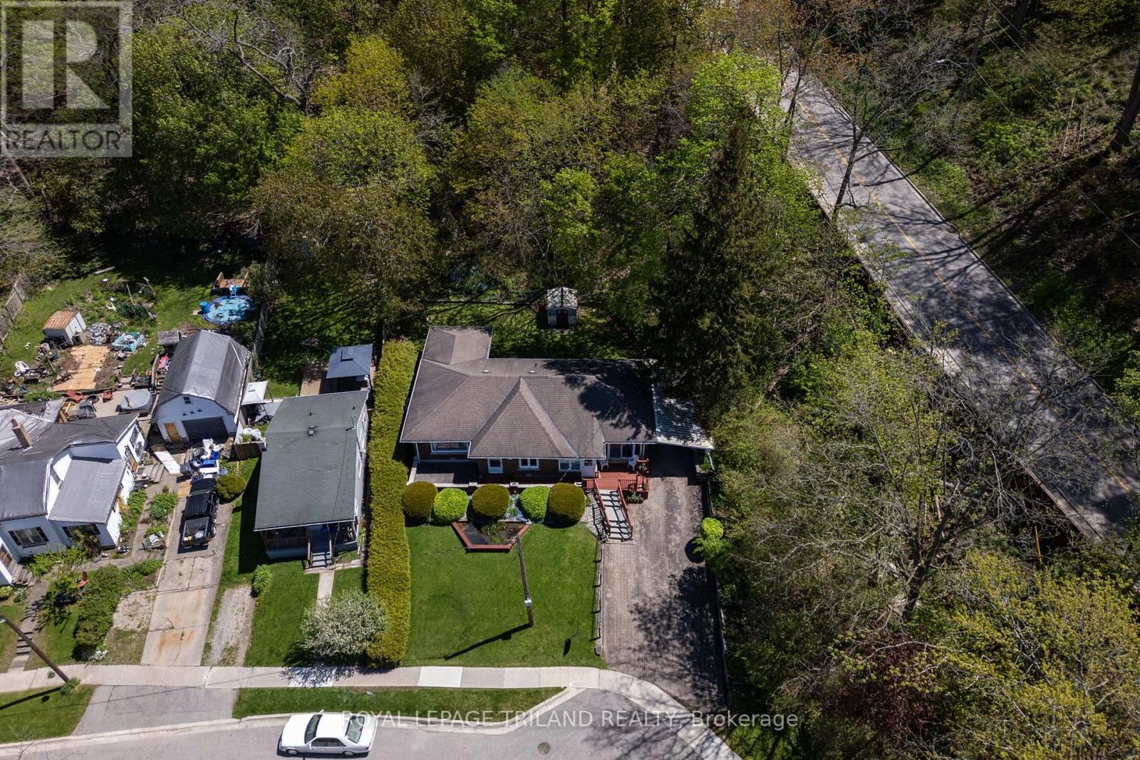 237 Frances Street, Central Elgin, Ontario  N5L 1A8 - Photo 8 - X12223041