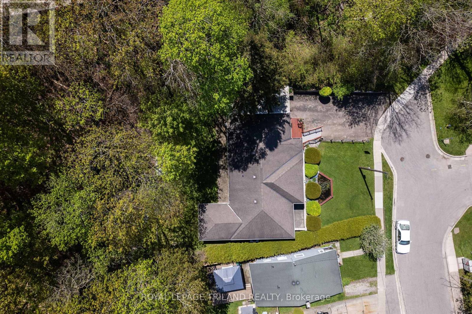 237 Frances Street, Central Elgin, Ontario  N5L 1A8 - Photo 9 - X12223041