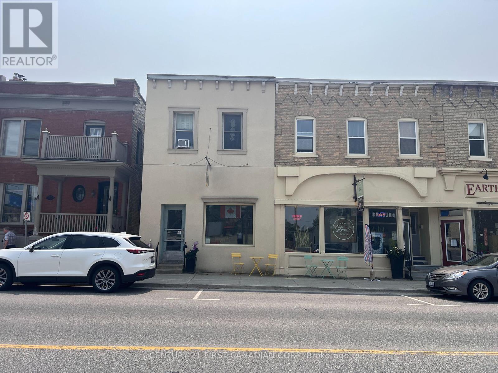 163 Main Street, Lucan Biddulph (Lucan), Ontario  N0M 2J0 - Photo 2 - X12223042