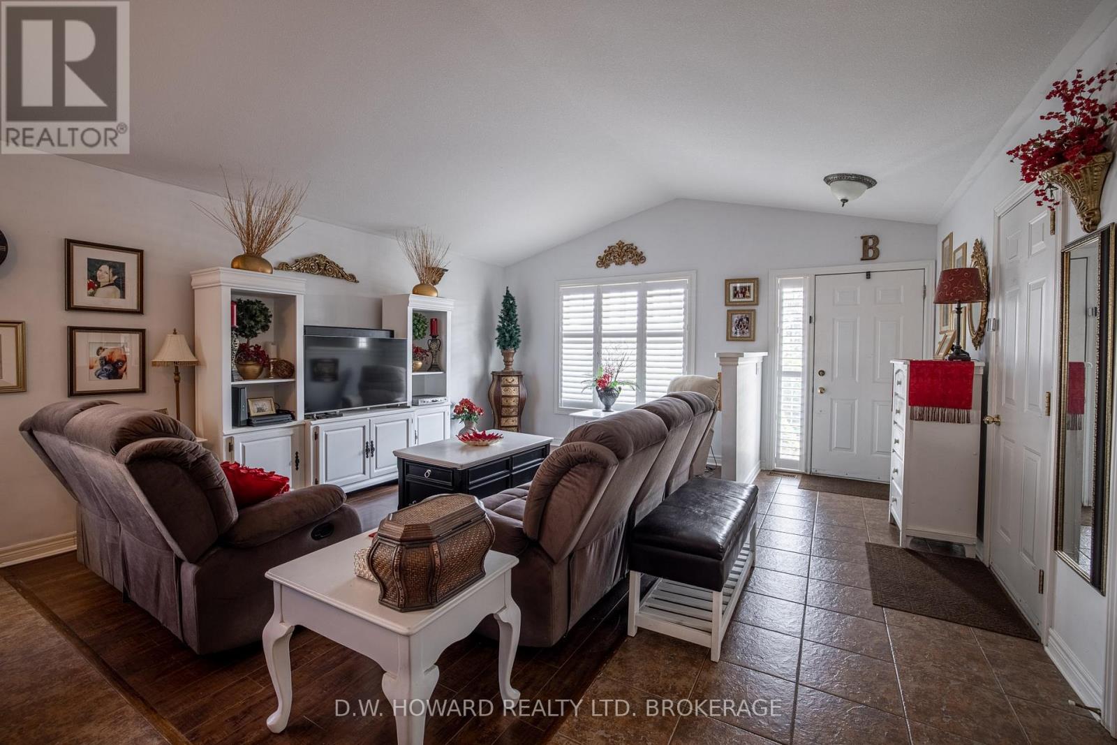 15 Meadowlark Drive, Port Colborne, Ontario  L3K 6E3 - Photo 6 - X12222939