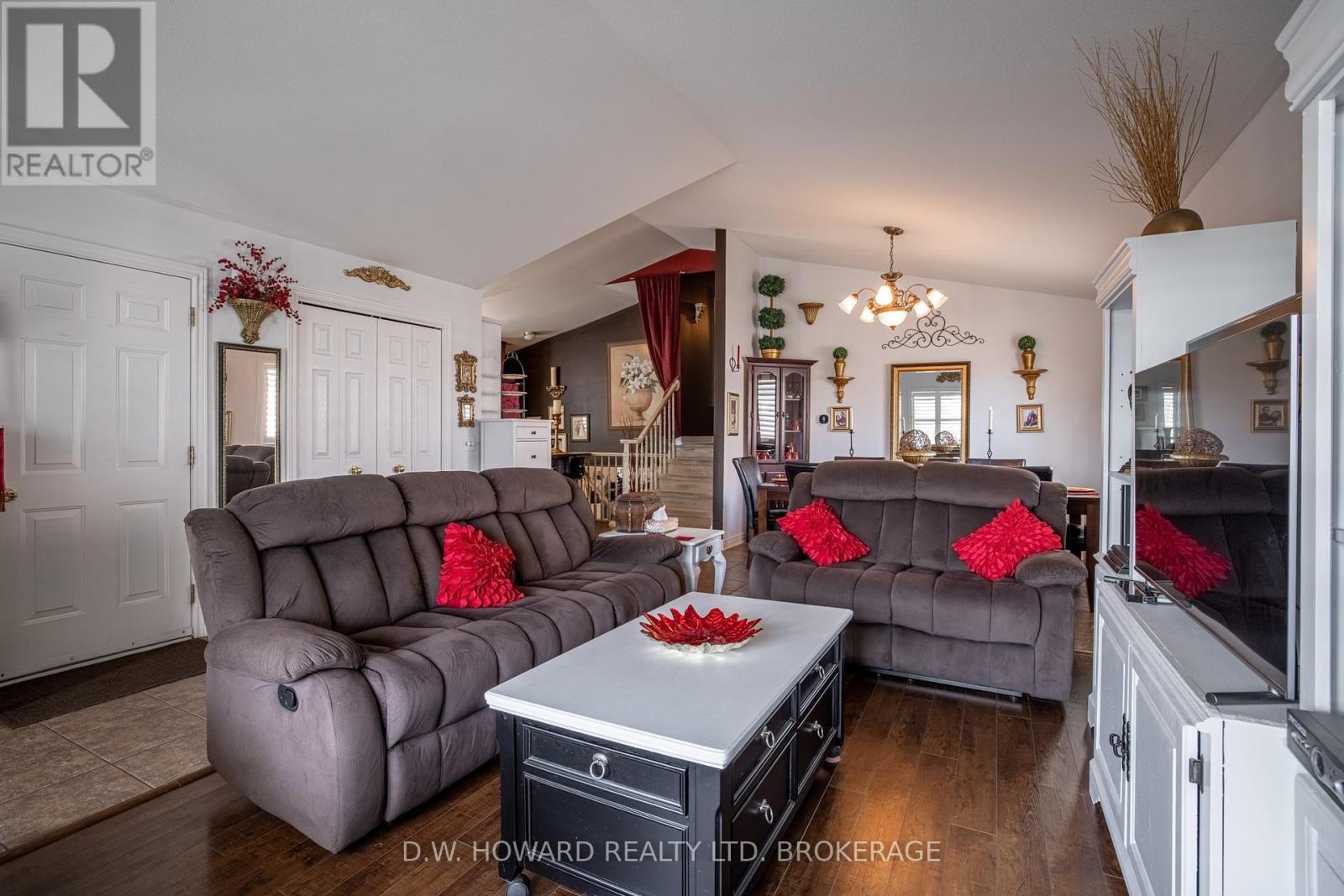 15 Meadowlark Drive, Port Colborne, Ontario  L3K 6E3 - Photo 7 - X12222939