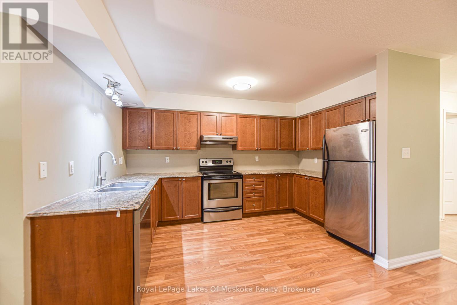 318 - 60 Mulligan Lane, Wasaga Beach, Ontario  L9Z 0C5 - Photo 15 - S12222989