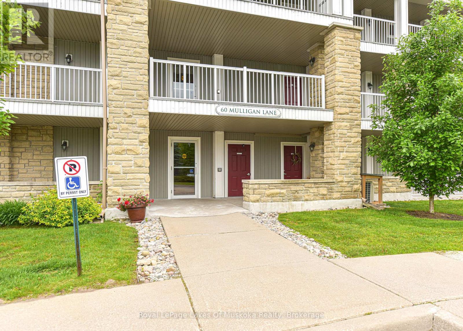 318 - 60 Mulligan Lane, Wasaga Beach, Ontario  L9Z 0C5 - Photo 6 - S12222989