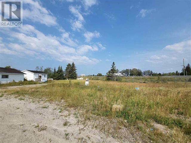 111 & 113 York St, Longlac, Ontario  P0T 2A0 - Photo 2 - TB251695