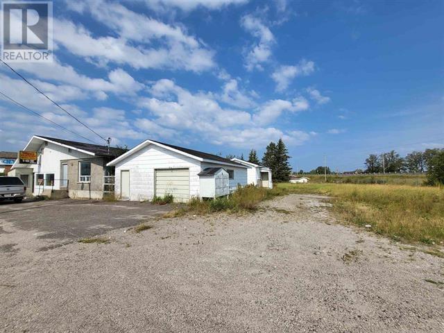 111 & 113 York St, Longlac, Ontario  P0T 2A0 - Photo 3 - TB251695