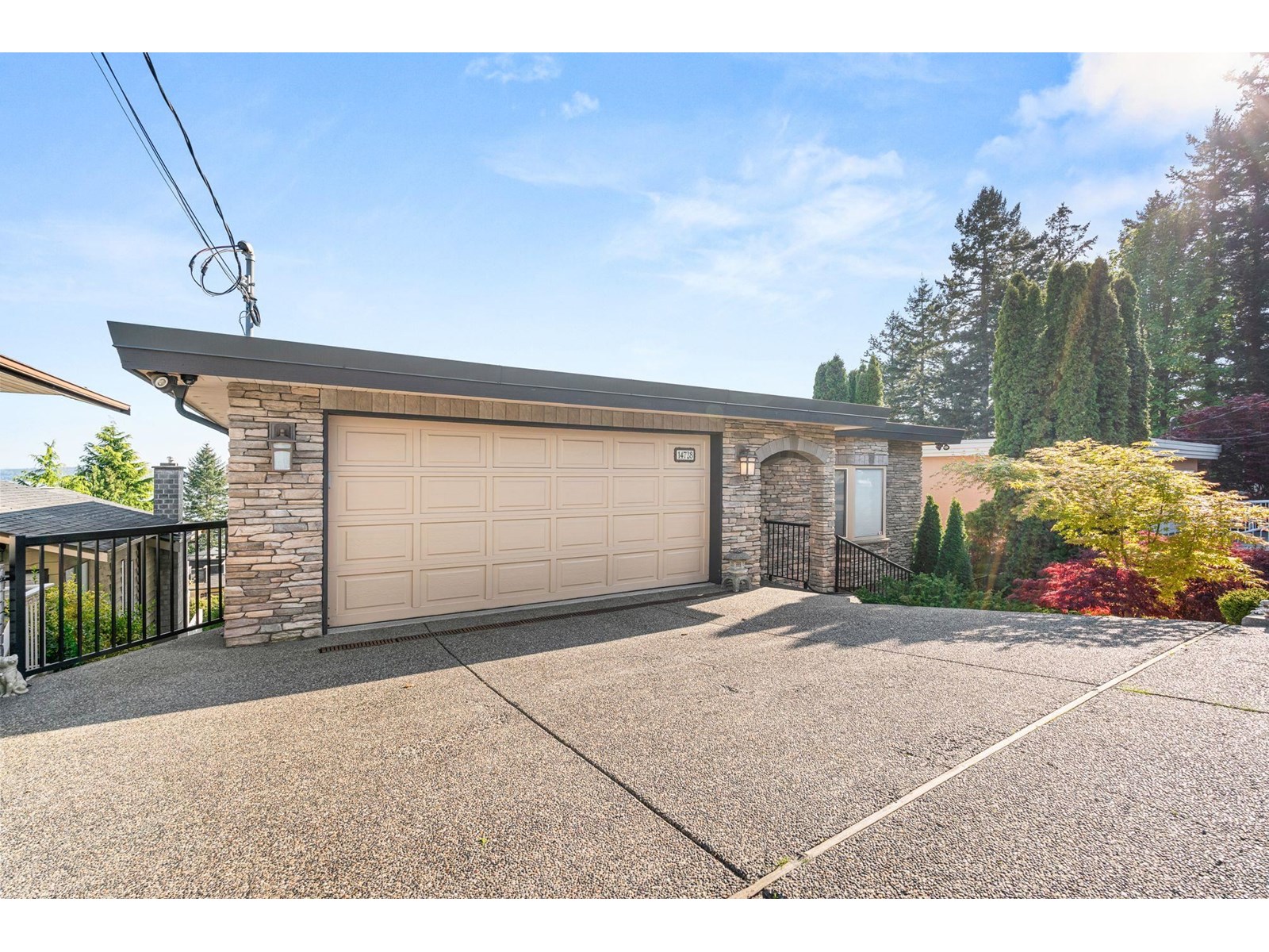 Property at 14728 OXENHAM AVENUE image 1