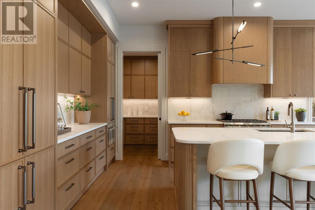 Property at 1708 23 Street SW image 3