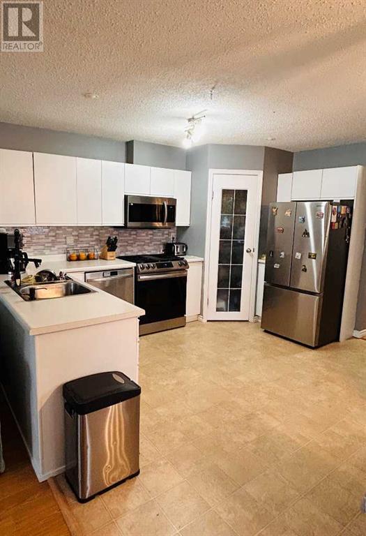 Property at 3 Pleasant Park Close W image 5