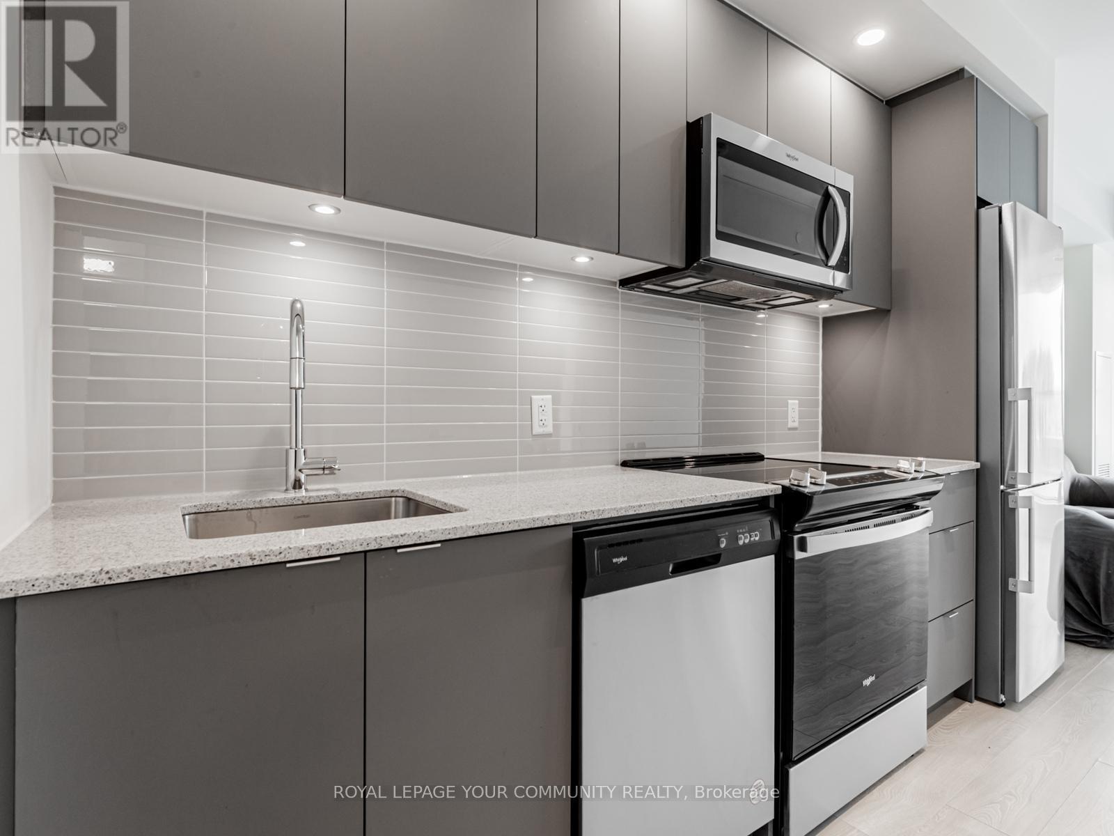 201w - 3 Rosewater Street, Richmond Hill, Ontario  L4C 0T4 - Photo 4 - N12223054
